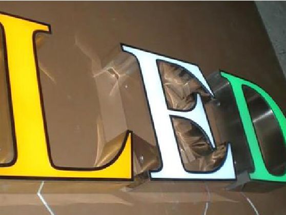 盐城介绍LED招牌的基础知识。